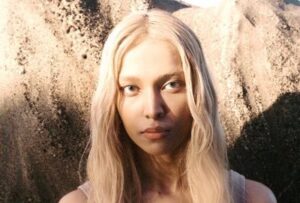 シャララジマ　wiki　年齢